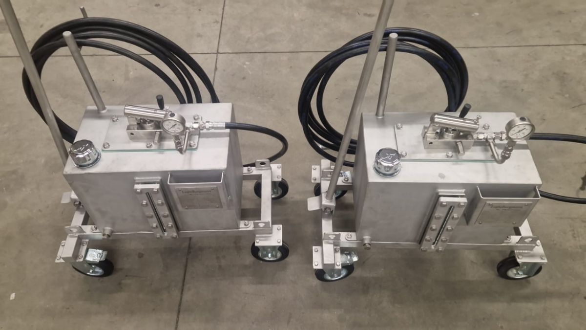 Portable refill unit